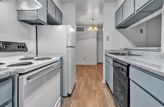 Building Photo - Cedars