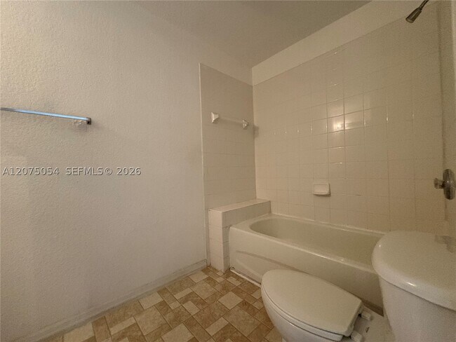 Building Photo - 2064 NE 167th St