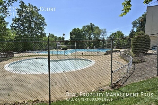 Building Photo - 1073 Temple Ct