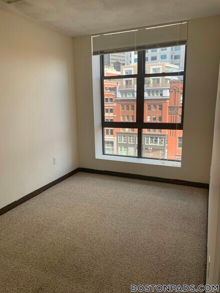 Building Photo - 81 Essex St