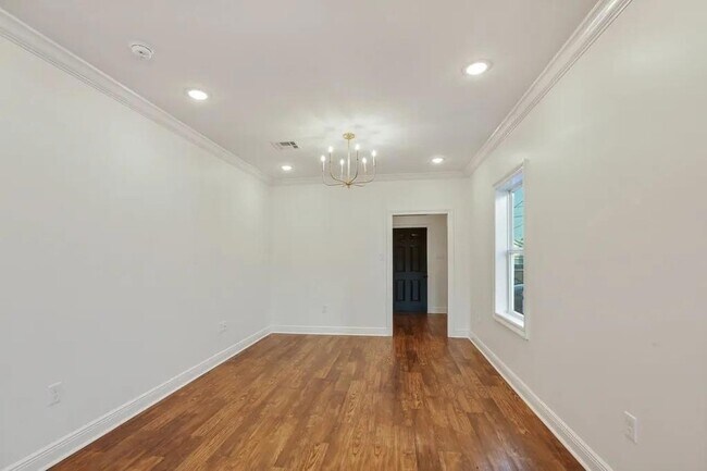 Building Photo - 2825 Pauger St
