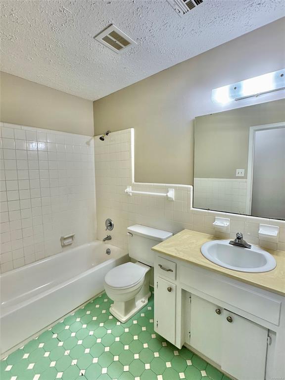 Building Photo - 761 Forestdale Dr