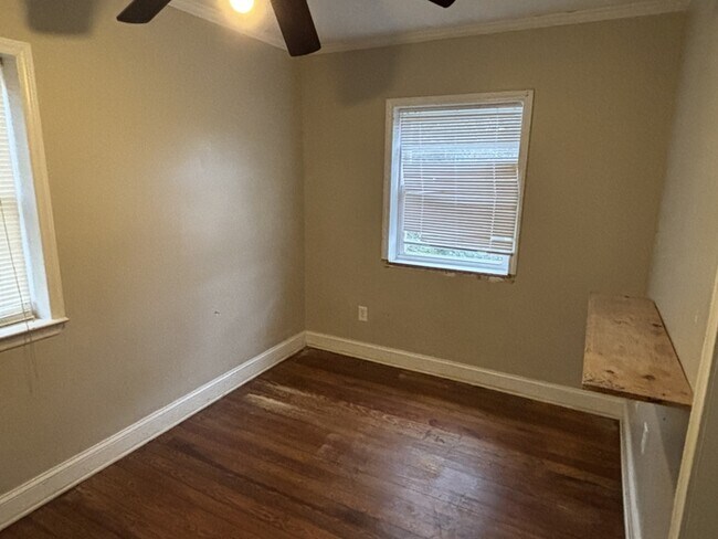 Building Photo - 1042 Bose Ave