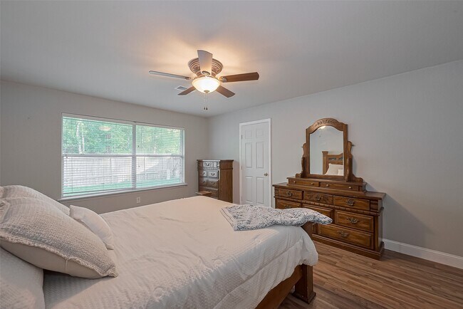 Building Photo - 119 Genesee Ridge Dr