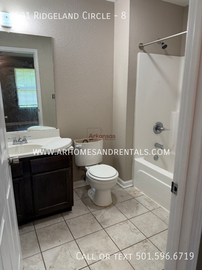 Building Photo - 2501 Ridgeland Cir