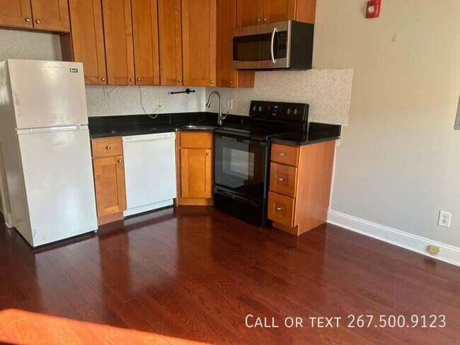 Building Photo - 1613 Frankford Ave