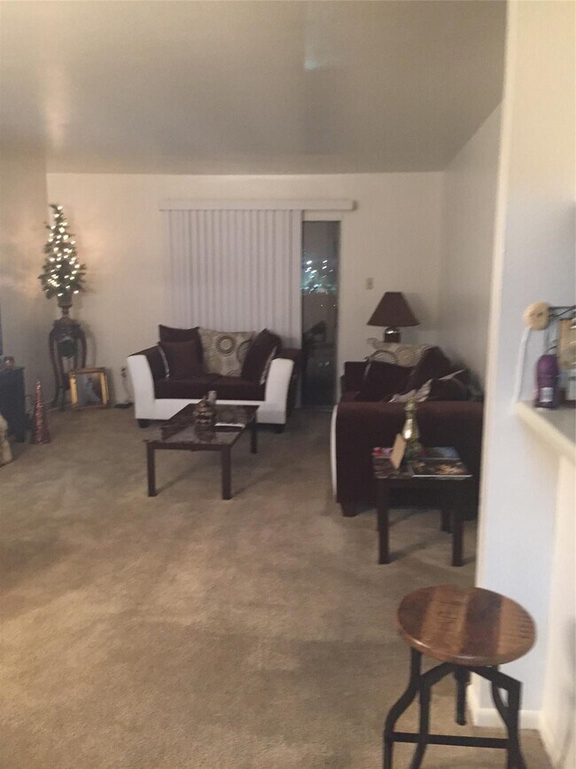 Building Photo - 8527 Hearth Dr