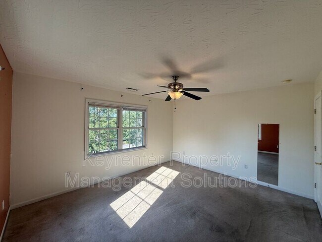 Building Photo - 104 Buckingham Pl