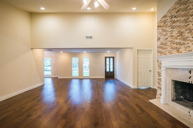 Building Photo - 21203 Park Brook Dr