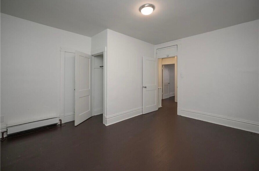 Building Photo - 256 Maplewood Ave