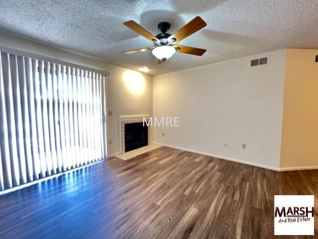 Building Photo - Cozy 2 bedroom condo with community pool in Mesa!