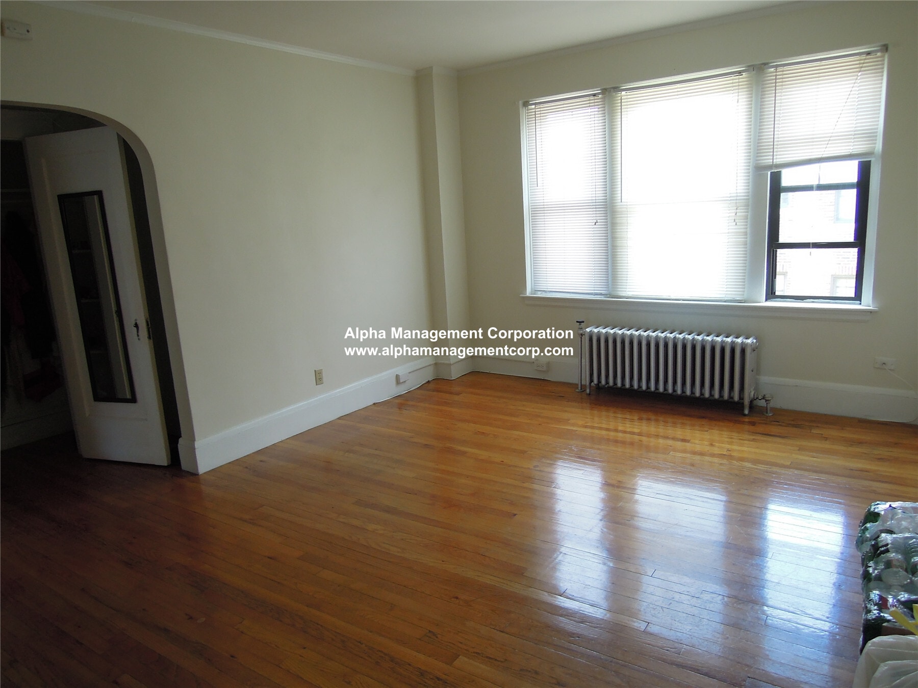 Building Photo - 349 Pleasant St