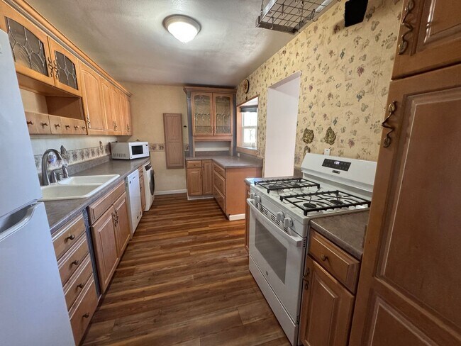 Building Photo - 3 bedroom 2 bath home in NE Albuquerque