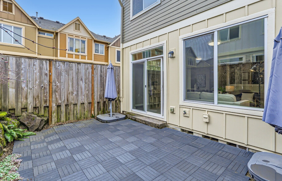 Building Photo - 1724 SW San Mateo Ter