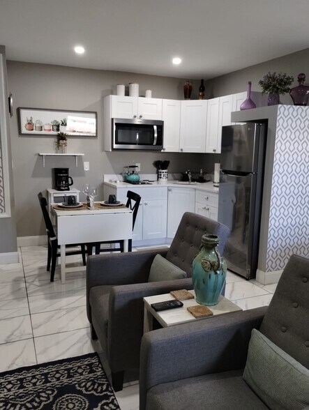 Kitchen - 4556 17th Ct SW