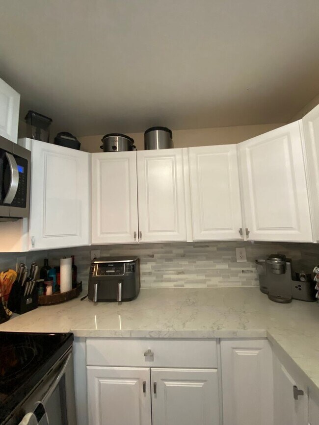 Building Photo - Gorgeous, Spacious 3 bed / 1 bath located near Encanto, San Diego!