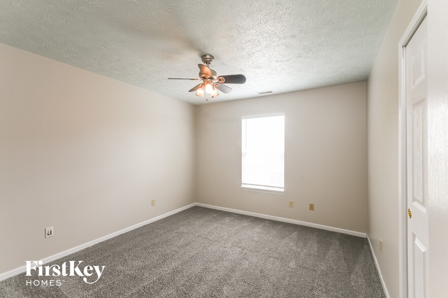 Building Photo - 5815 Victory Ave