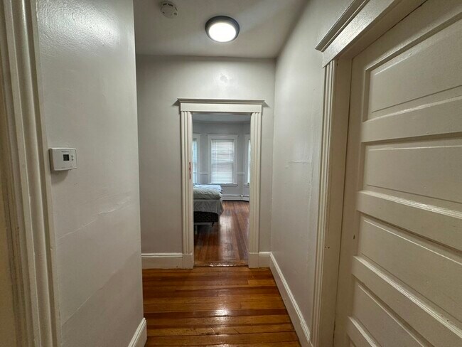 Building Photo - 765 Broadway