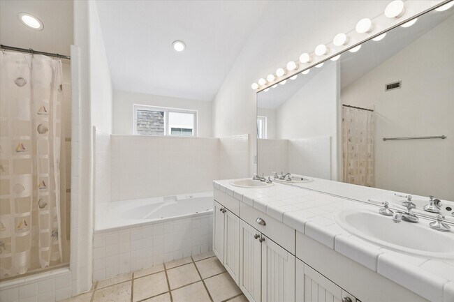 Building Photo - 4011 Garrott St