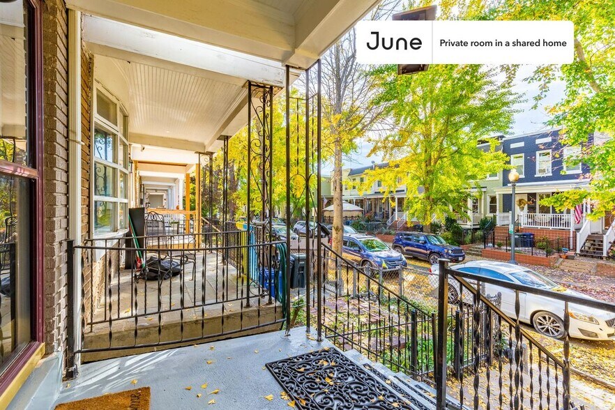 Building Photo - Room in Shared 3 bed/2 bath home