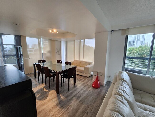 Building Photo - 3500 Mystic Pointe Dr
