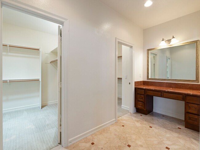 Building Photo - 5250 Coleridge Ct