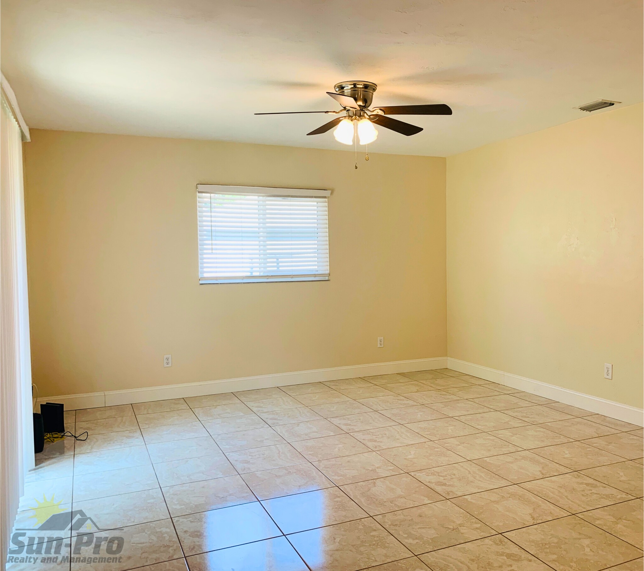 Building Photo - 108 Pinion Cir