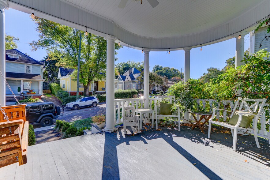 Building Photo - 1027 Eleanor St