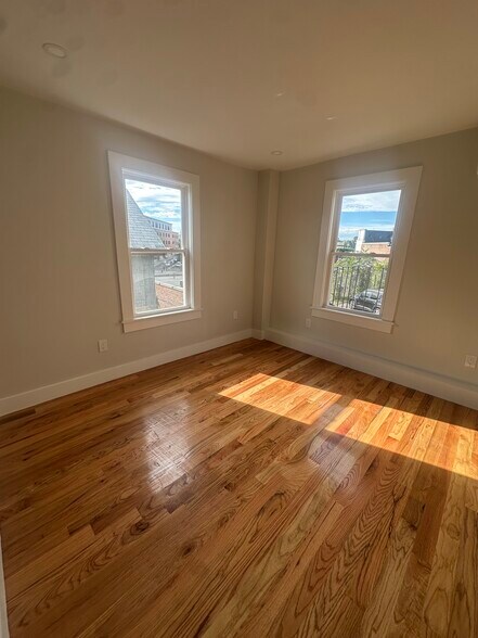 Building Photo - 4 Upham Ave