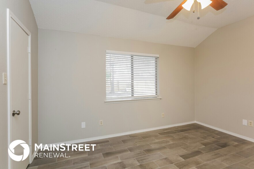 Building Photo - 316 Kalmia Dr