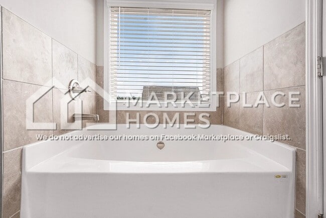 Building Photo - 217 W L Miller Dr