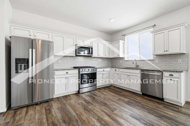 Building Photo - Gorgeous Home with Washer/Dryer and 2-Car Garage