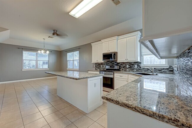 Building Photo - 987 Arbor Crossing
