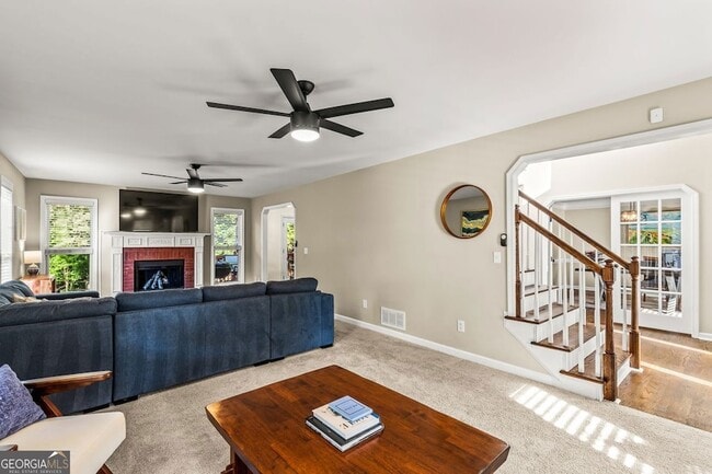 Building Photo - 552 Magnolia Dr