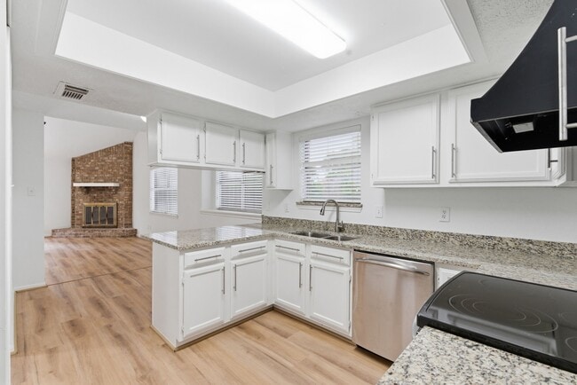 Building Photo - 11631 Inga Ln