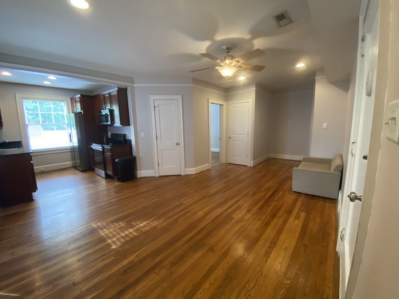 Living space - 1630 Monument Ave