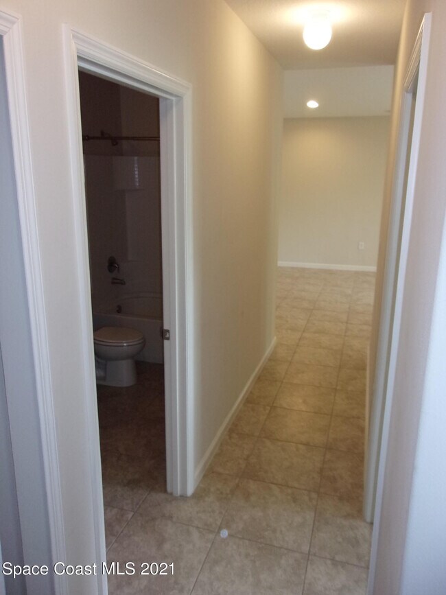 Building Photo - 3935 Harvest Cir