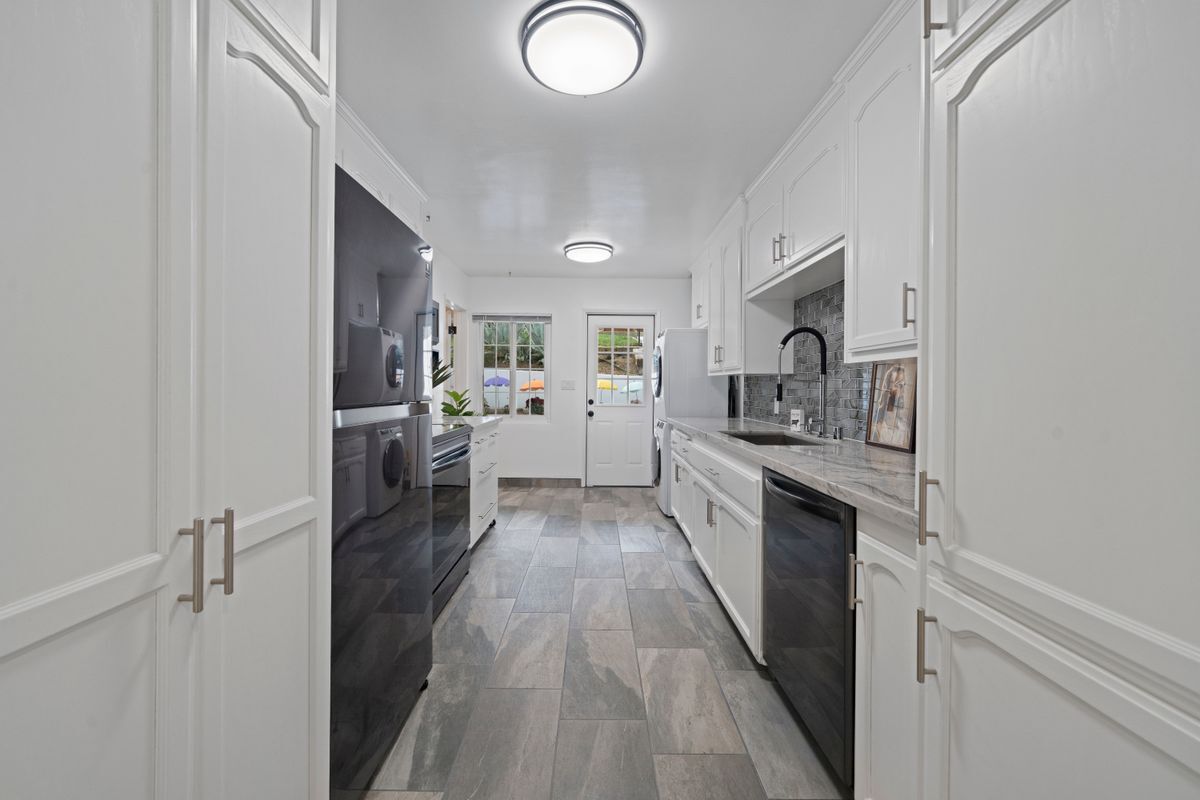 Building Photo - 22123 Main St