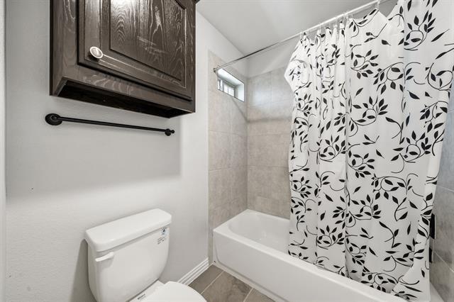 Building Photo - 12995 Llano Ave