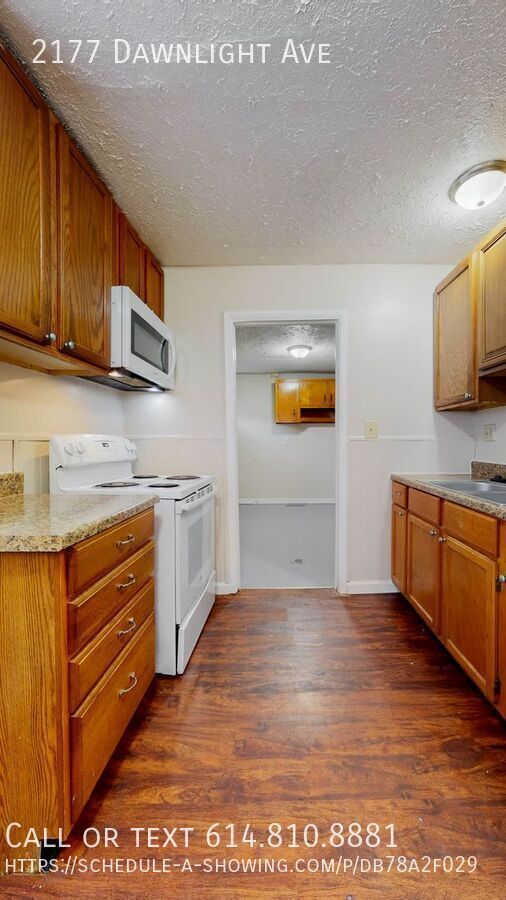 Building Photo - 2177 Dawnlight Ave