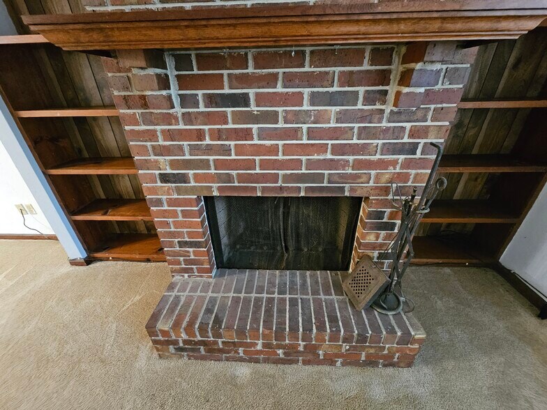 Building Photo - 324 Teal Ln