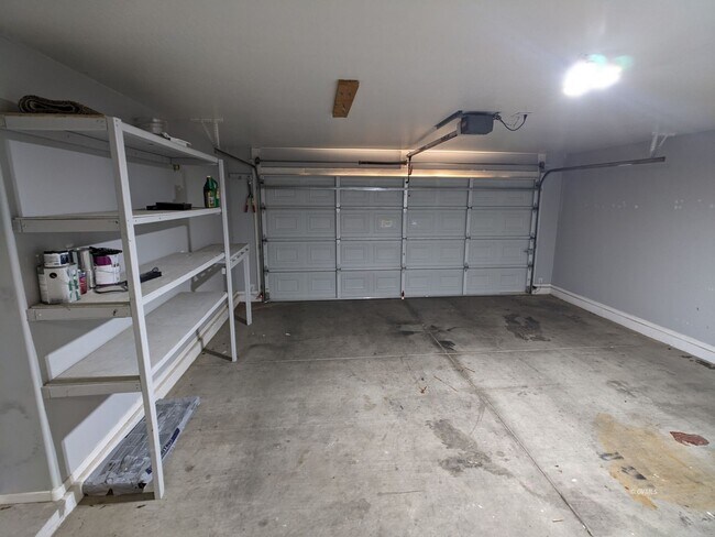 Building Photo - 1395 Graham Ln