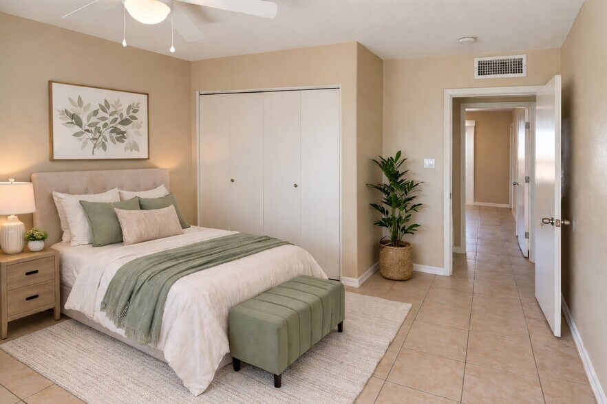 Bedroom 3 - 2417 S Newberry Rd