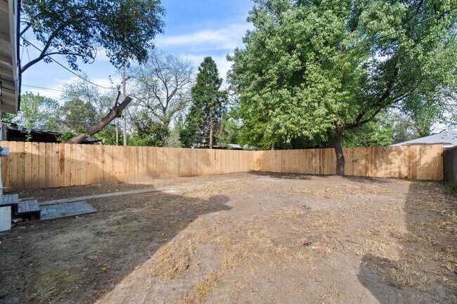 Building Photo - 309 Chipman Ave