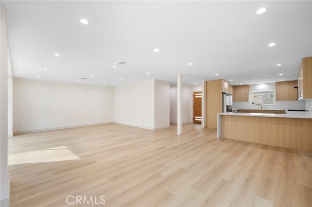 Building Photo - 918 University Ave