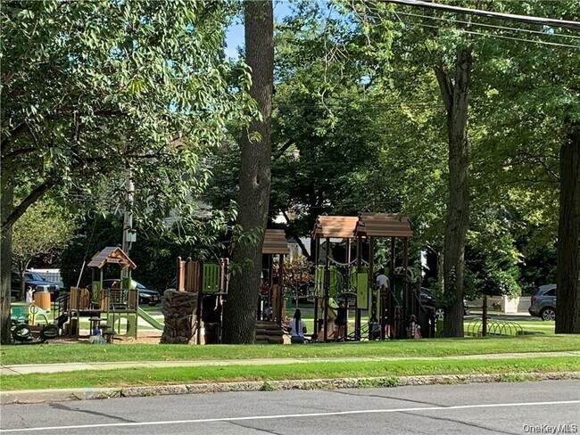 Building Photo - 1833 Palmer Ave