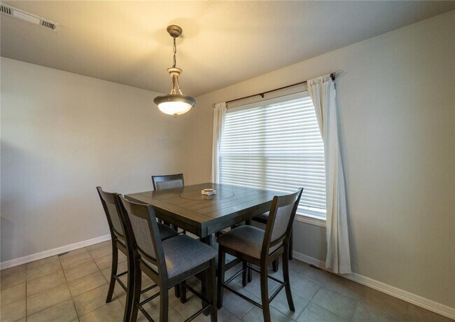 Building Photo - 3449 Mulberry Ln