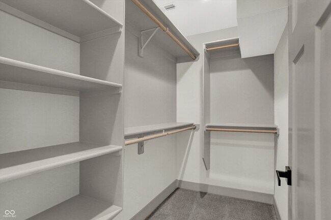 Building Photo - 220 Sanders St