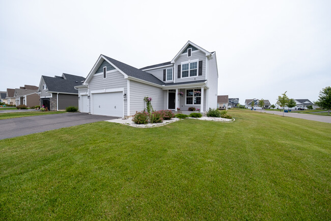 Building Photo - 18196 Goldfinch Wy