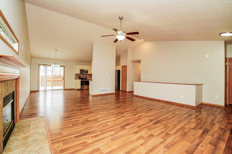 Building Photo - 370 Millett Dr